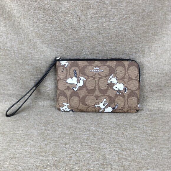 Coach X Peanuts Corner Zip Wristlet Wallet With Snoopy & Woodstock - Picture 1 of 10